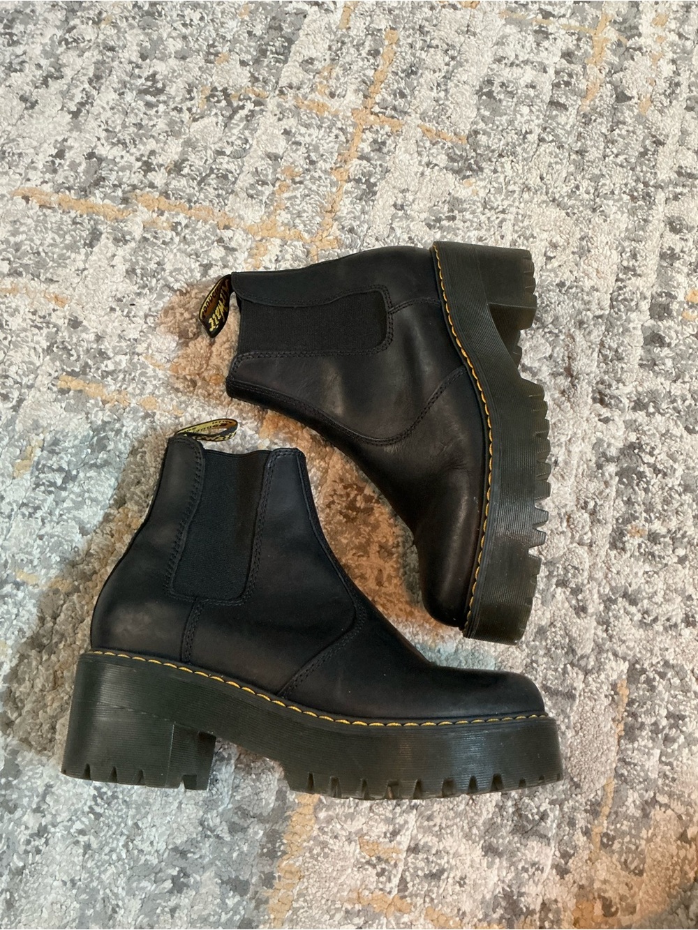 WOMEN’S DR. MARTENS ROMETTY PLATFORM CHELSEA BOOTS! EUC! SIZE US 7